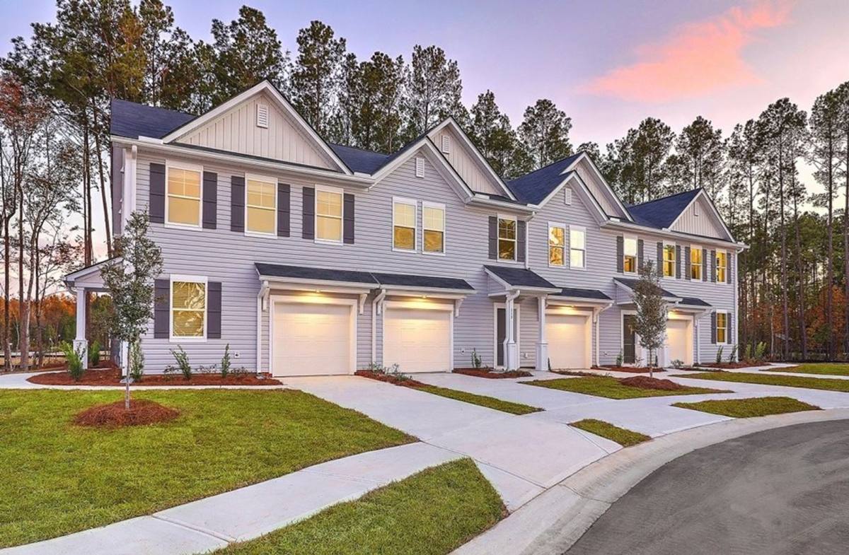 Townhouse for rent at 102 Benelli Dr, Pooler, GA 31322