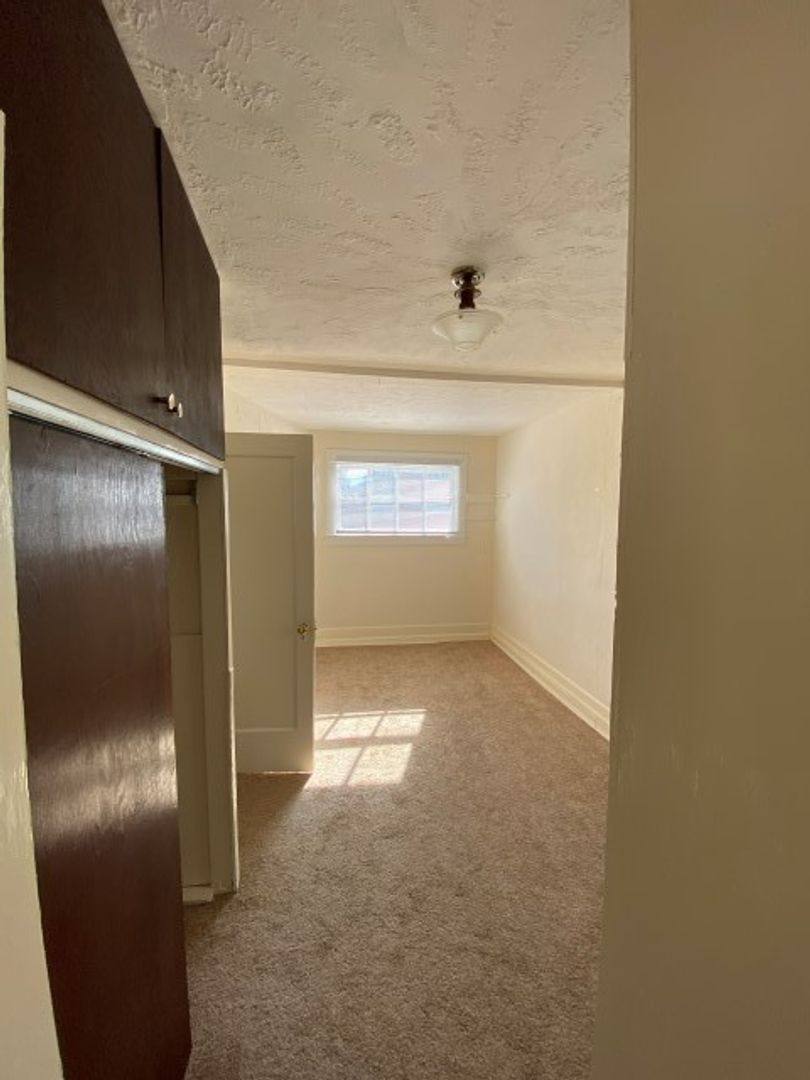House for rent at 611 W 2nd St, Medford, OR 97501