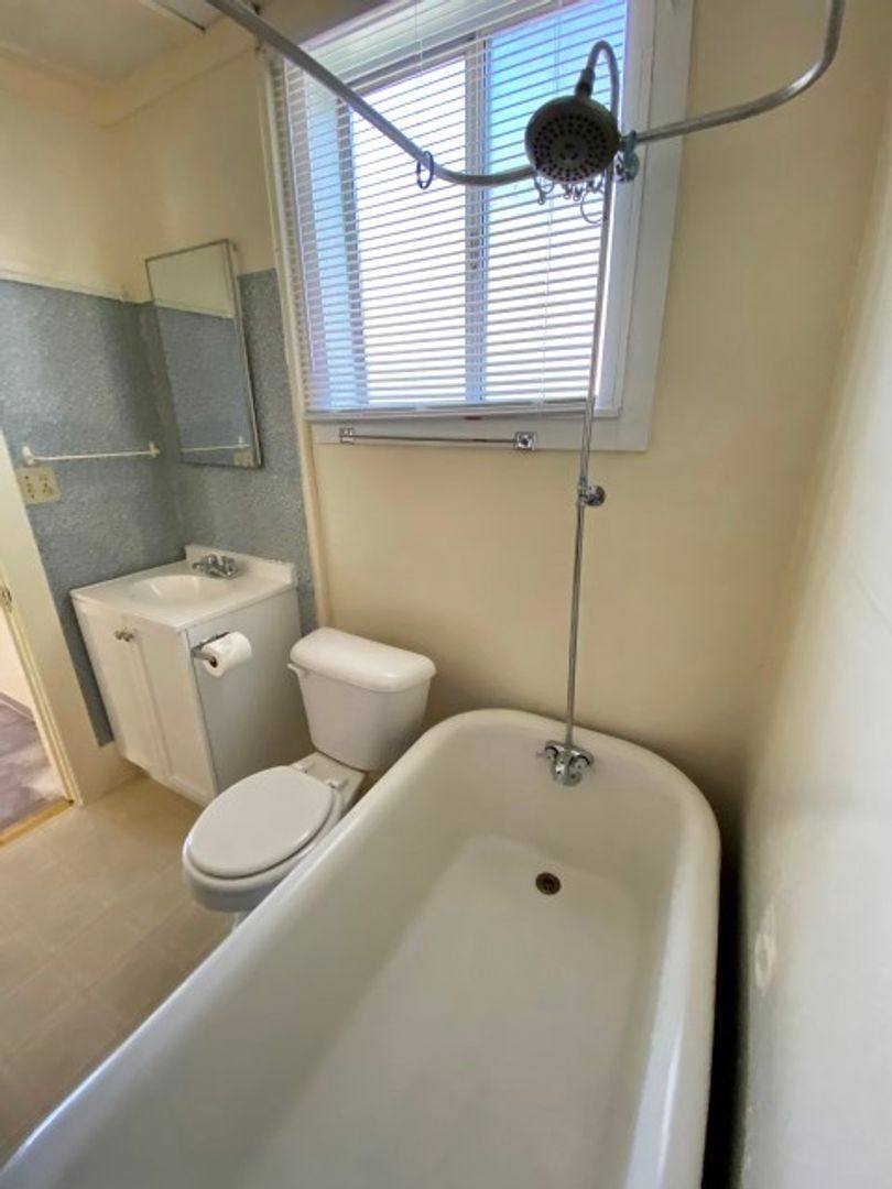 House for rent at 611 W 2nd St, Medford, OR 97501