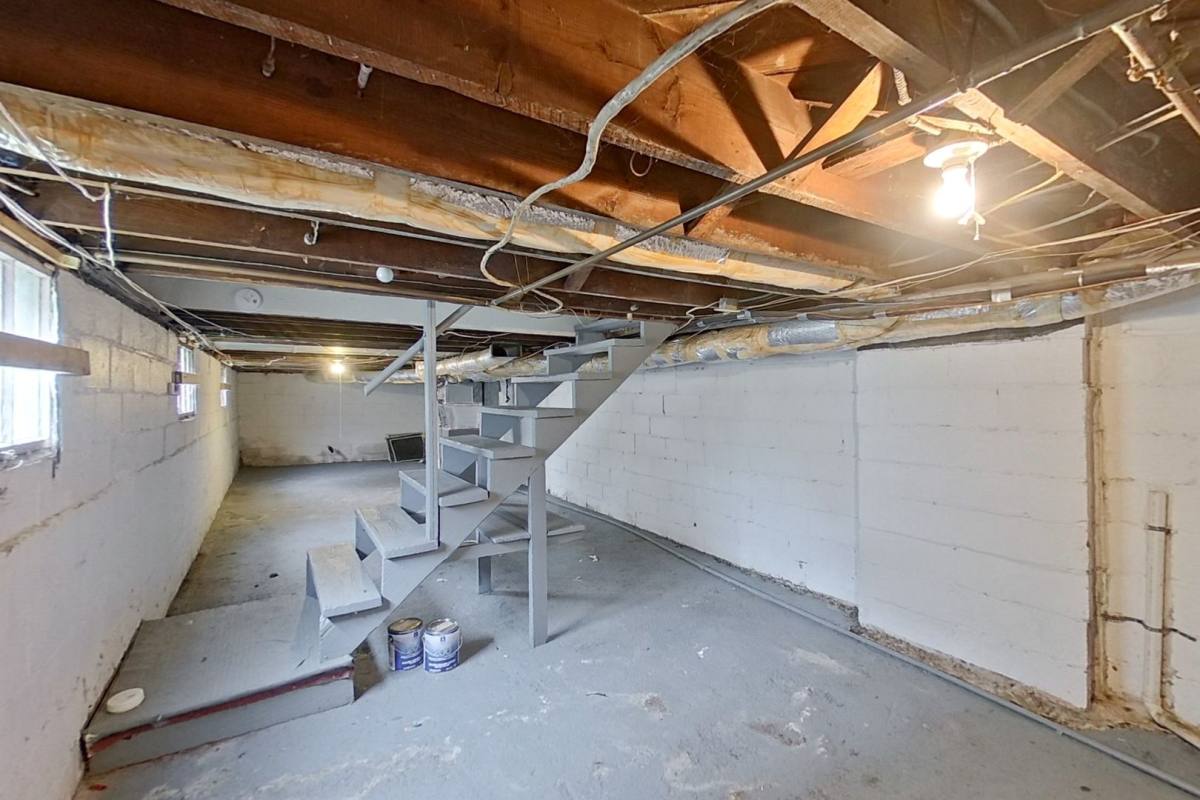 Apartment for rent at 461-463 Reinhard Ave, Columbus, OH 43206