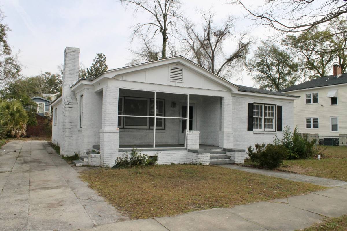 House for rent at 630 W 38th St, Savannah, GA 31415