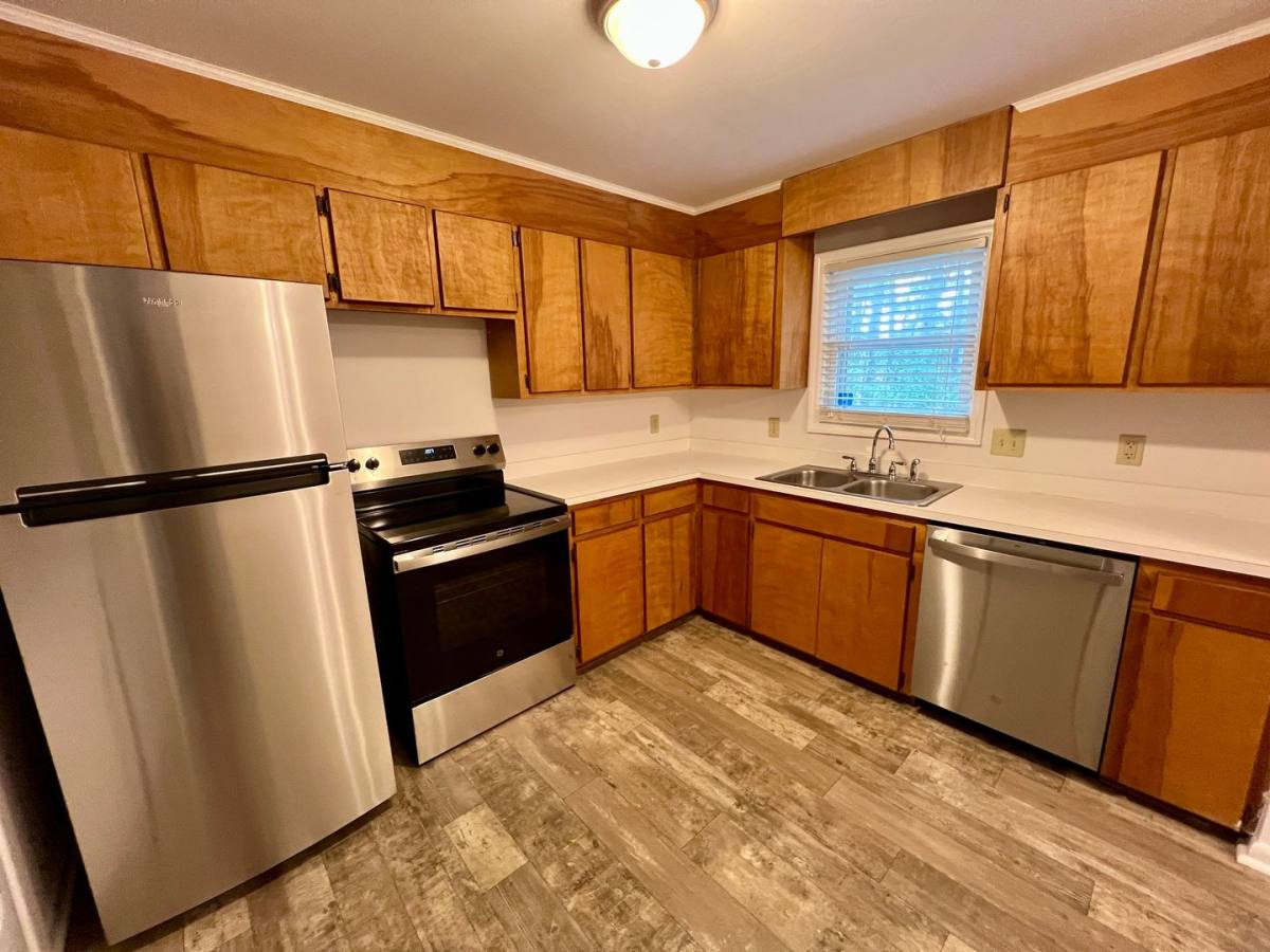 Townhouse for rent at 602 Picadilly Square, Cayce, SC 29033
