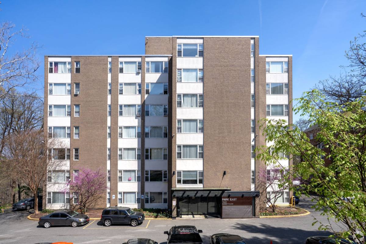 Apartment for rent at 1845 Summit Place NW, Washington, DC 20009