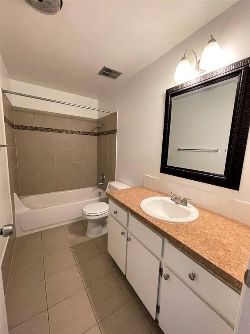 Apartment for rent at 2815 E 19 St, Vancouver, WA 98661
