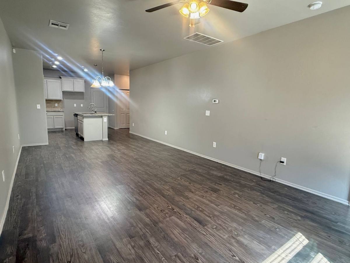 House for rent at 11214 Coachmans Rd, Yukon, OK 73099