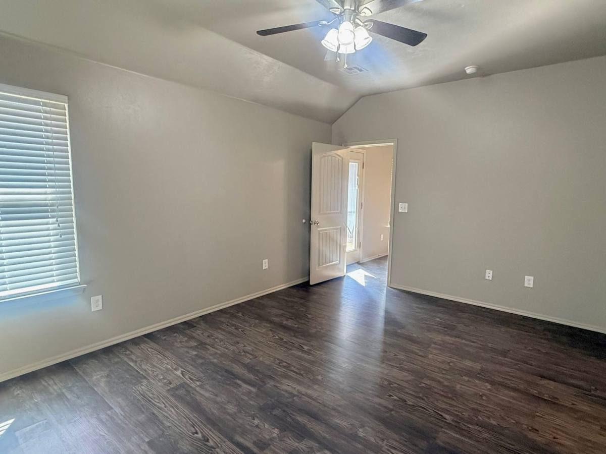 House for rent at 11214 Coachmans Rd, Yukon, OK 73099