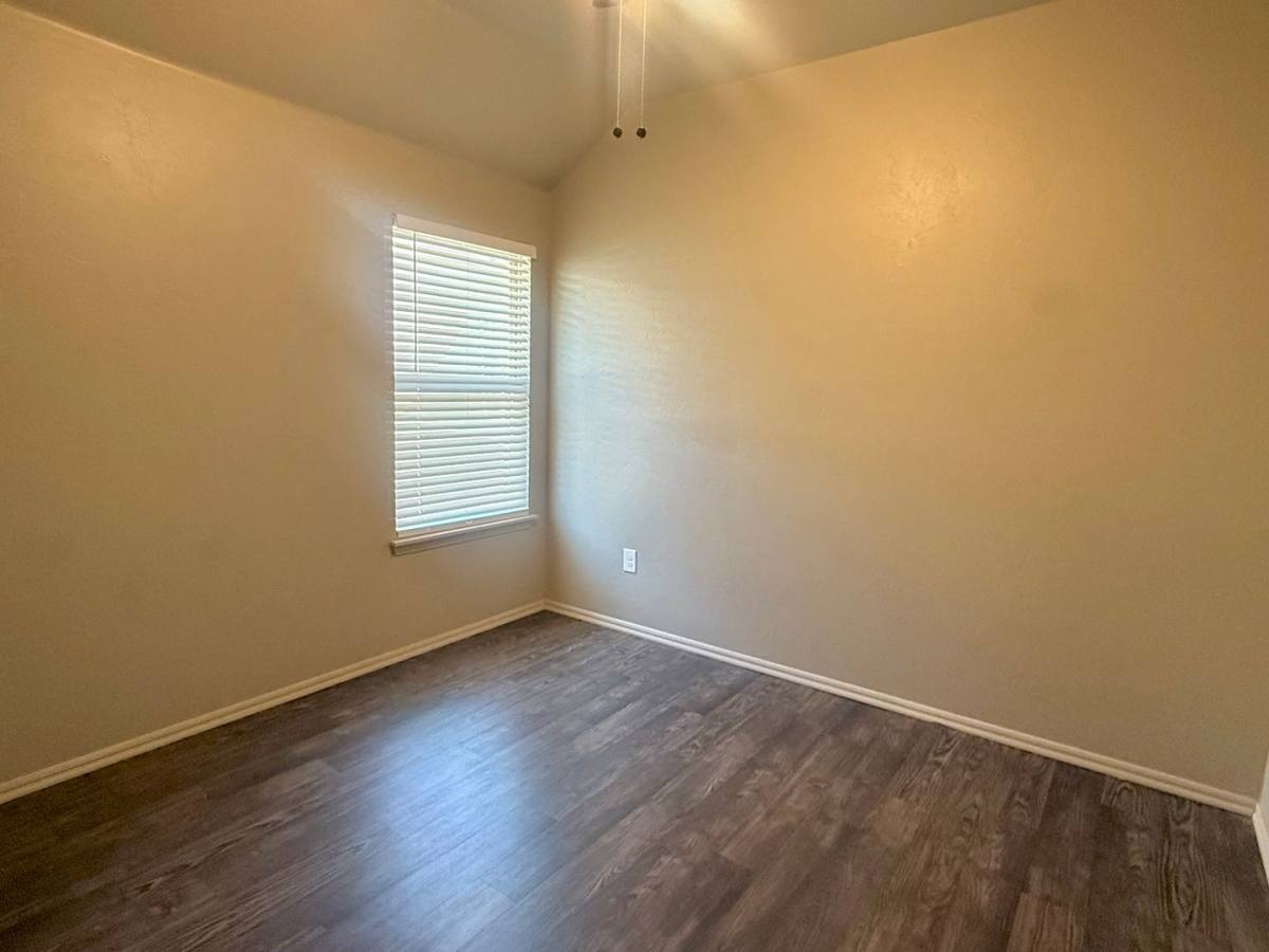 House for rent at 11214 Coachmans Rd, Yukon, OK 73099