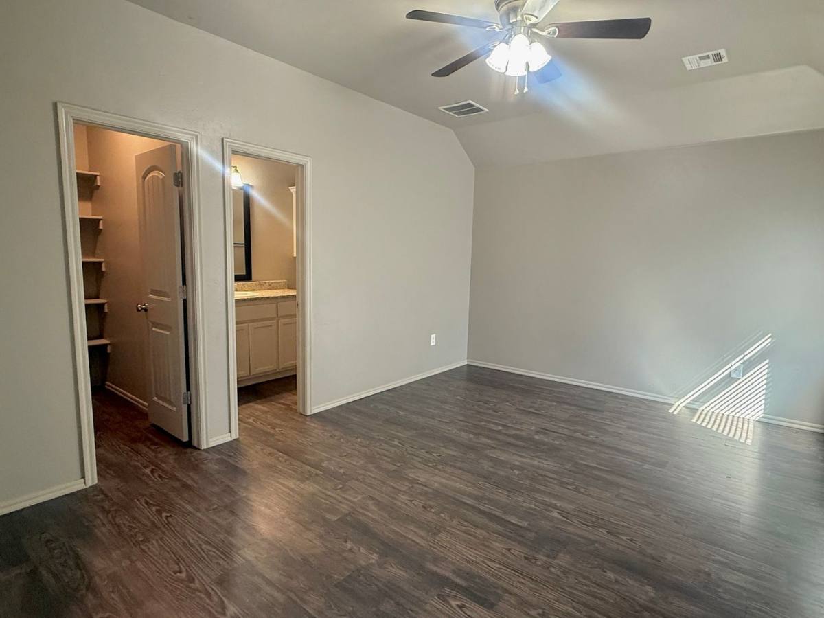 House for rent at 11214 Coachmans Rd, Yukon, OK 73099