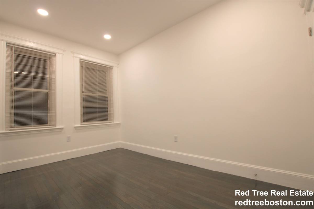 Apartment for rent at 102 Queensberry St #10, Boston, MA 02215