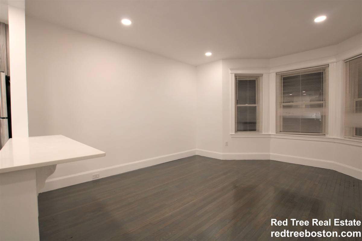 Apartment for rent at 102 Queensberry St #10, Boston, MA 02215