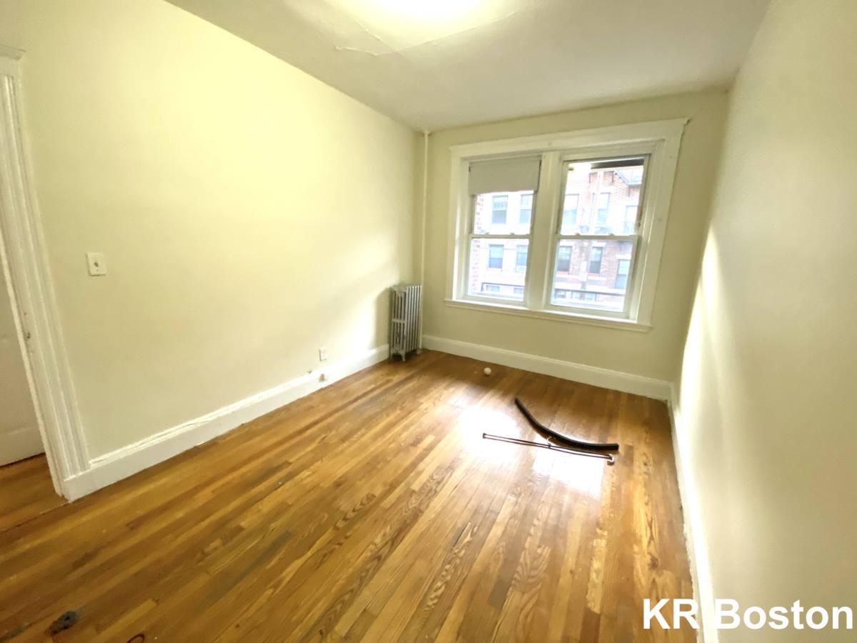 Apartment for rent at 119 Sutherland Rd #D, Brighton, MA 02135
