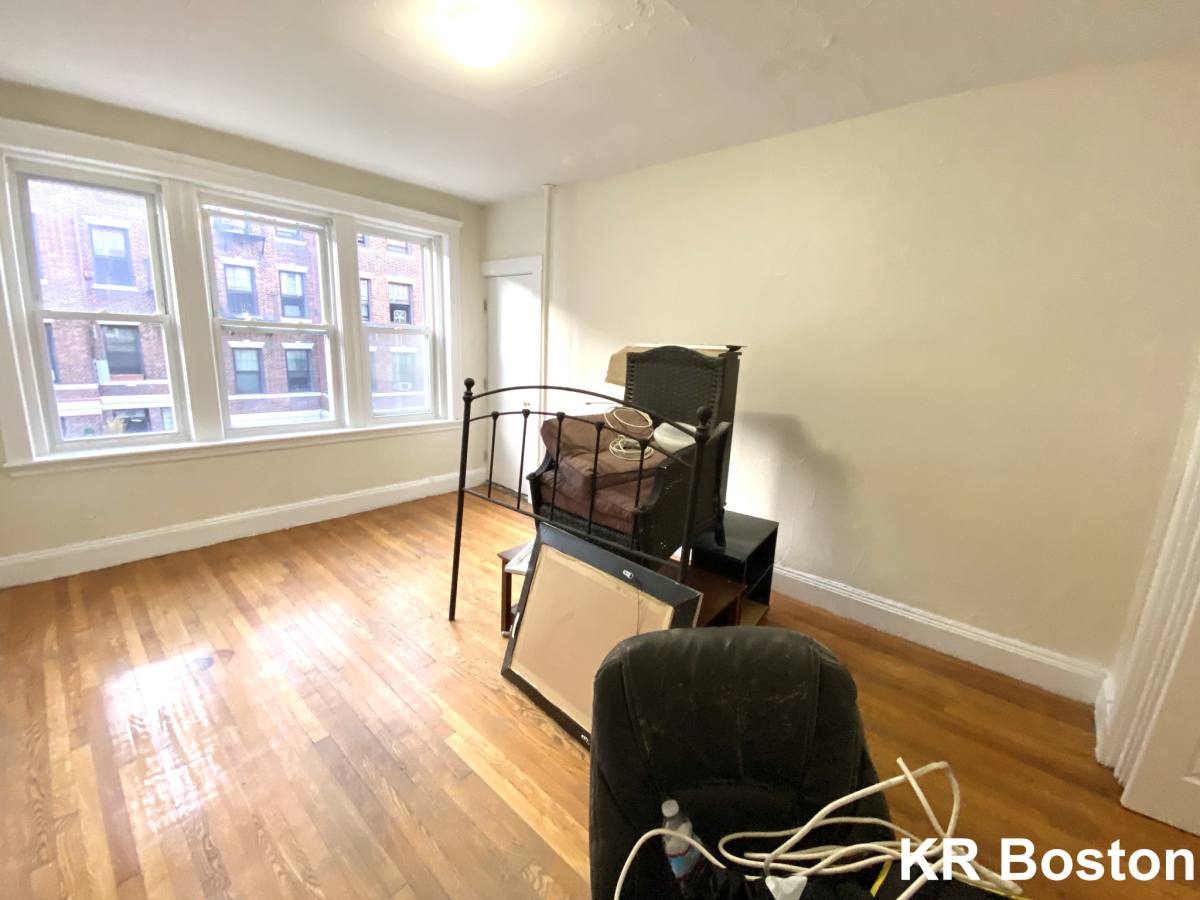 Apartment for rent at 119 Sutherland Rd #D, Brighton, MA 02135