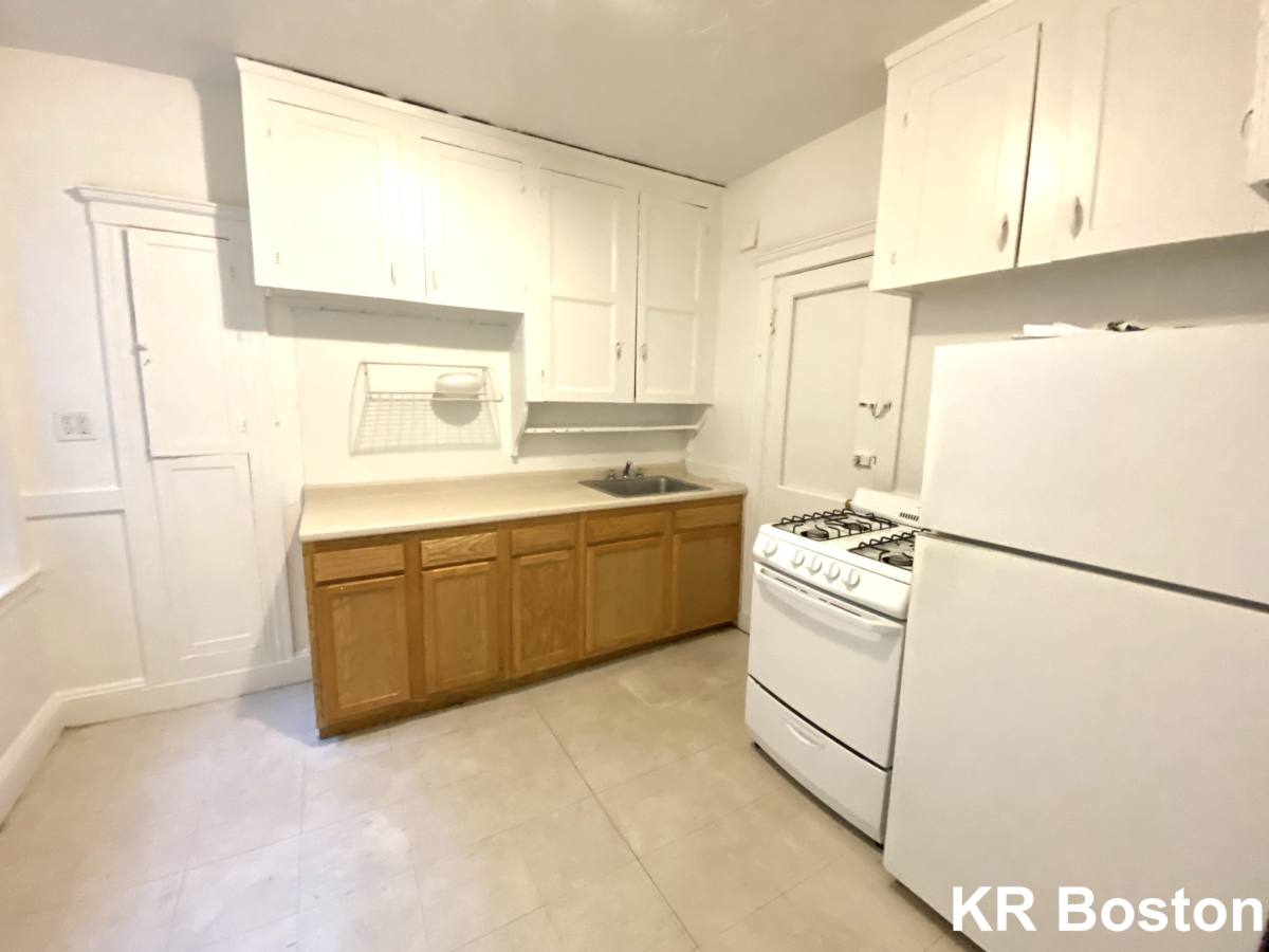 Apartment for rent at 119 Sutherland Rd #D, Brighton, MA 02135