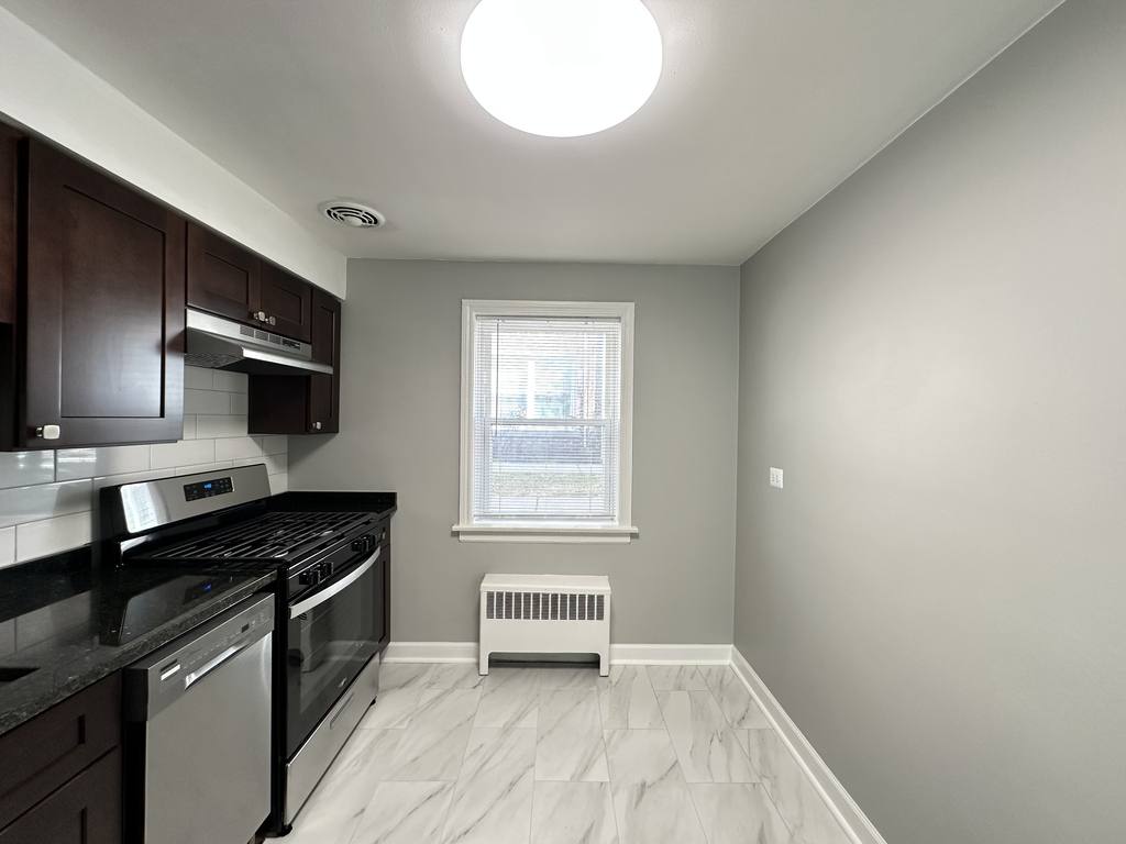 Apartment for rent at 6733 California #DWG, Chicago, IL 60645