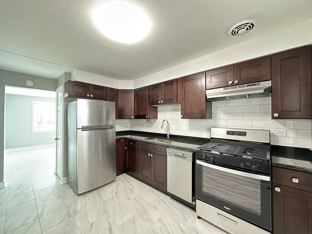 Apartment for rent at 6733 California #DWG, Chicago, IL 60645