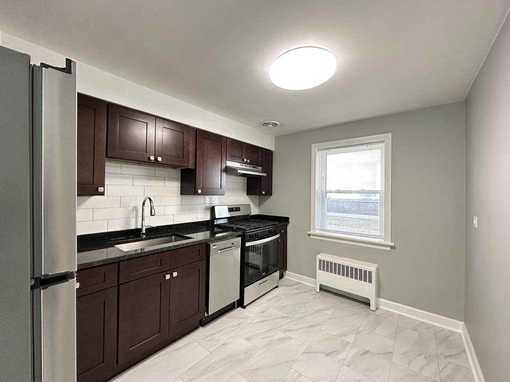 Apartment for rent at 6733 California #DWG, Chicago, IL 60645