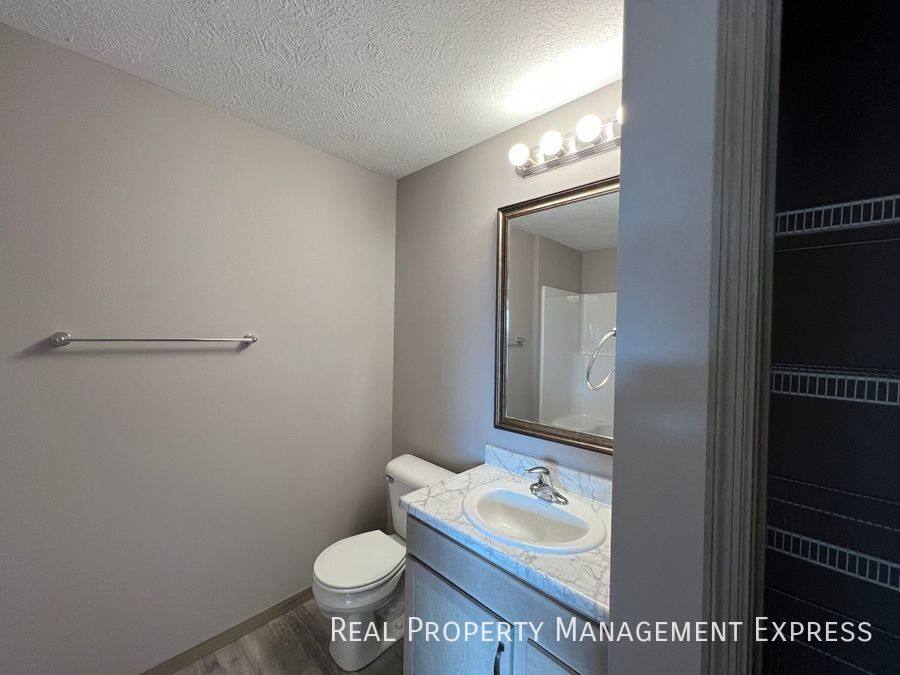 Townhouse for rent at 2114 S Ronsiek Ave, Sioux Falls, SD 57106