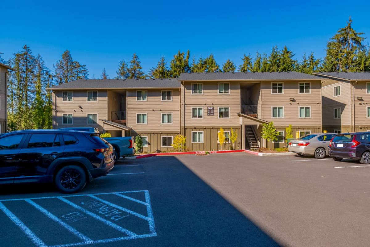 Apartment for rent at 1055 Schurman Dr S, Salem, OR 97302