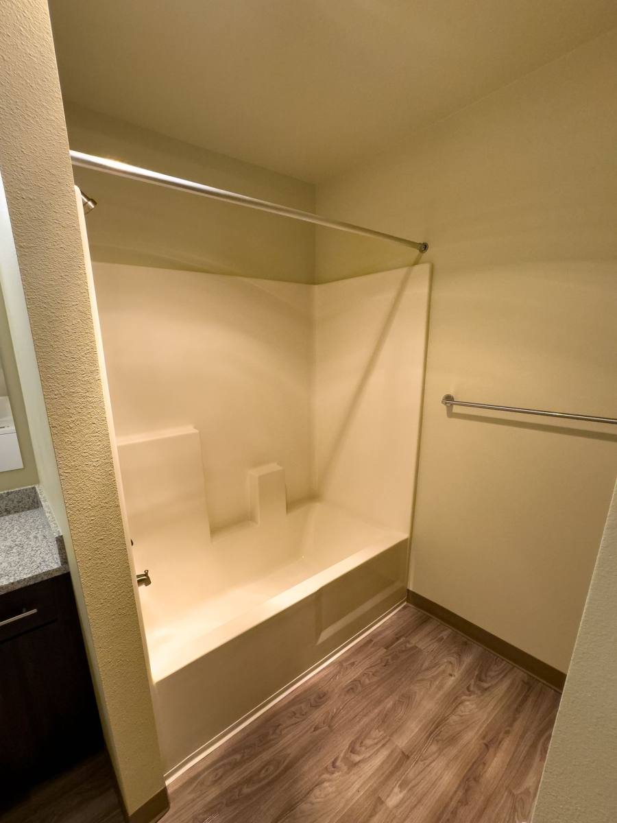 Apartment for rent at 1055 Schurman Dr S, Salem, OR 97302