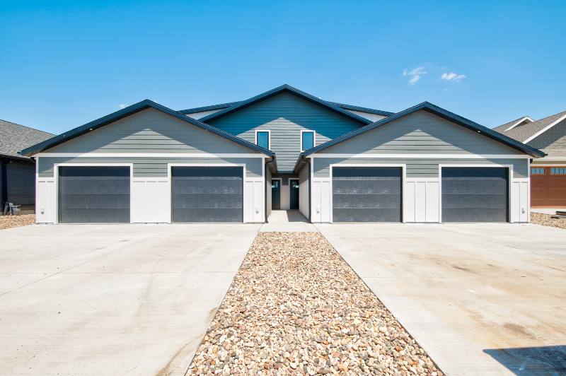 Apartment for rent at 172 W Bay Rd #A, Lake Park, IA 51347