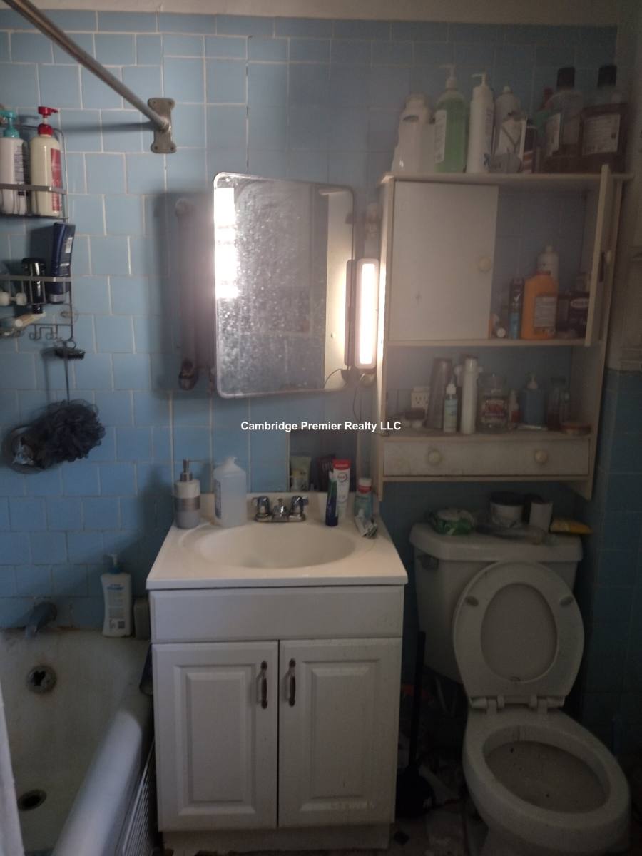 Apartment for rent at 41 Main St #6, Somerville, MA 02145
