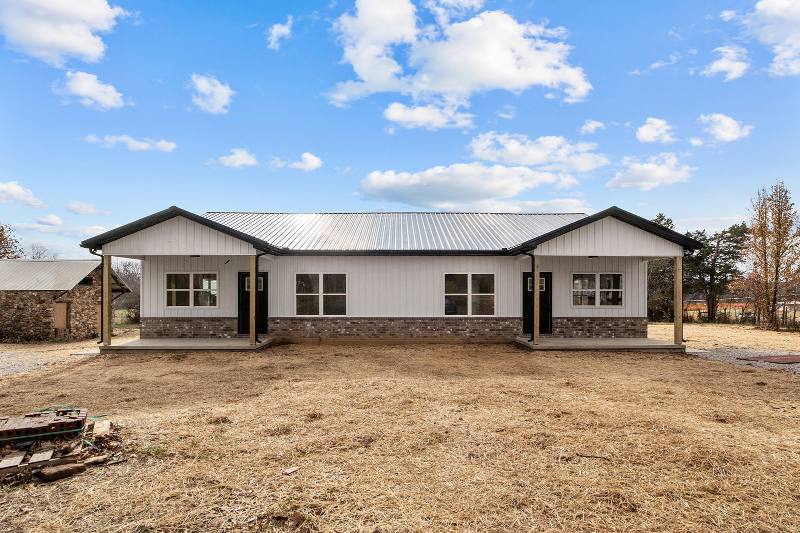 Apartment for rent at 200-202 S 3rd St #200, Dickson, TN 37055