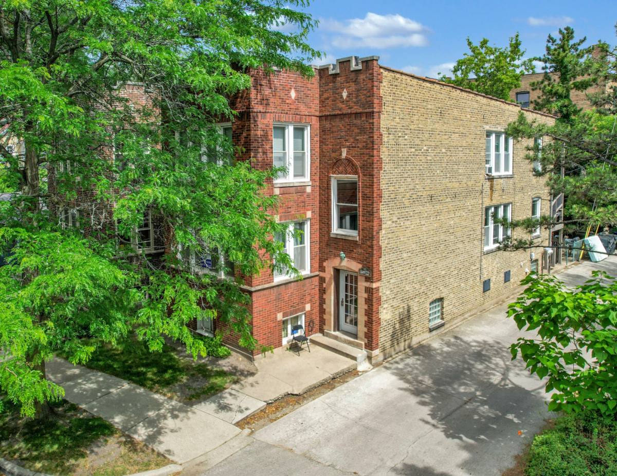 Apartment for rent at 1103 Simpson St, Evanston, IL 60201
