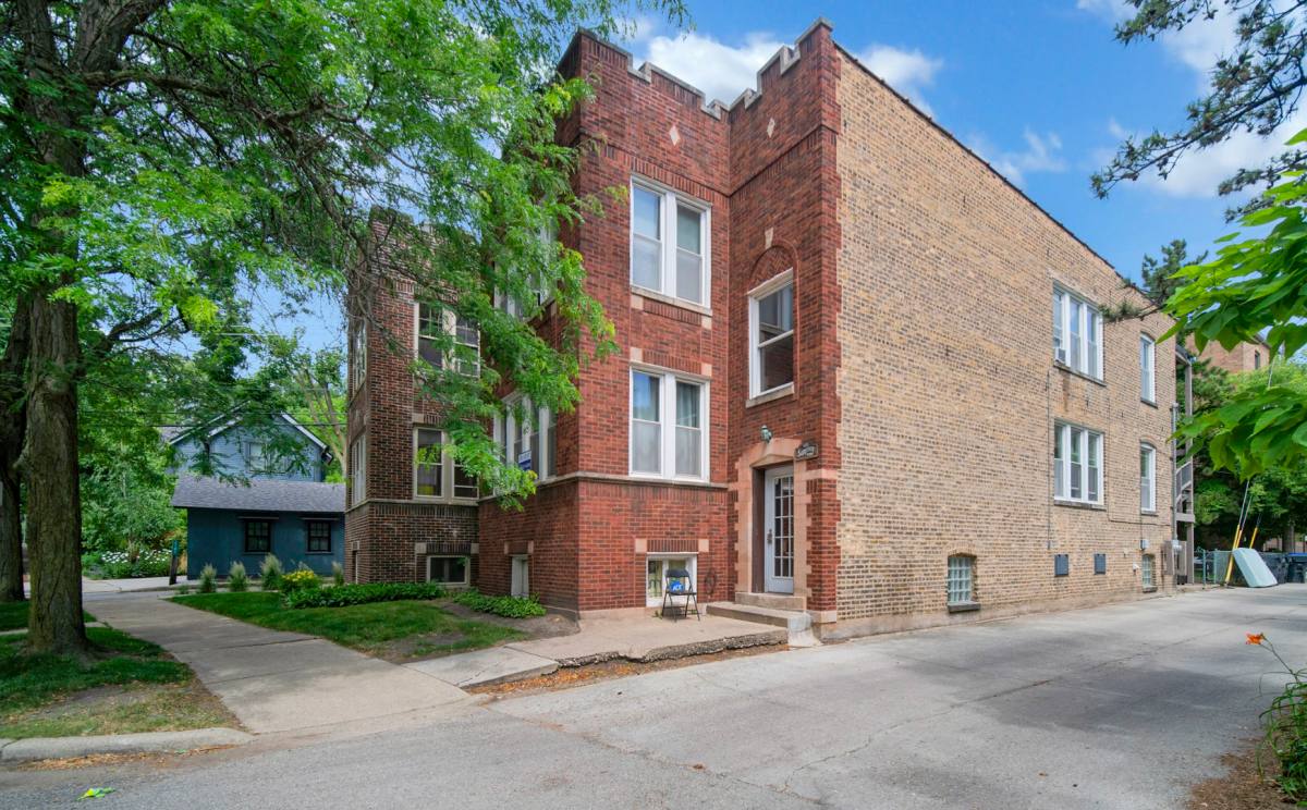 Apartment for rent at 1103 Simpson St, Evanston, IL 60201