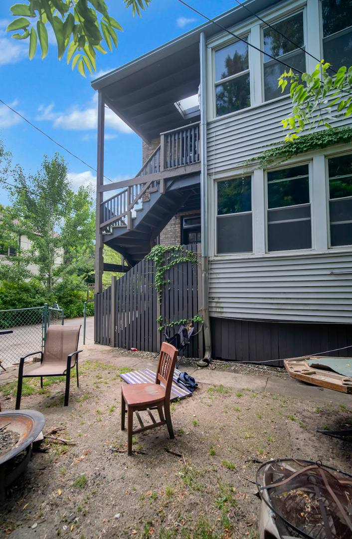 Apartment for rent at 1103 Simpson St, Evanston, IL 60201