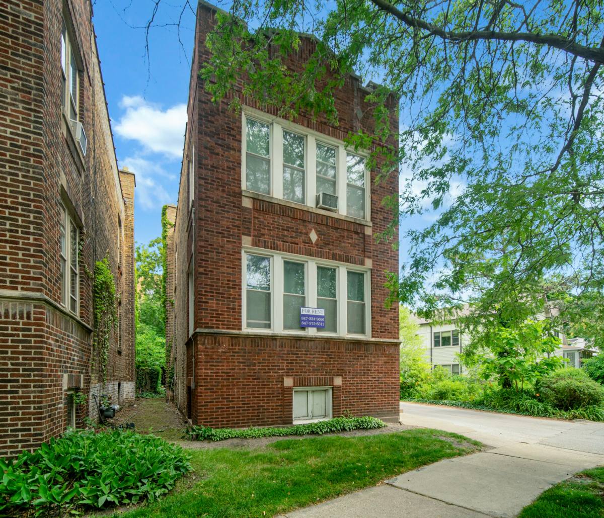 Apartment for rent at 1103 Simpson St, Evanston, IL 60201