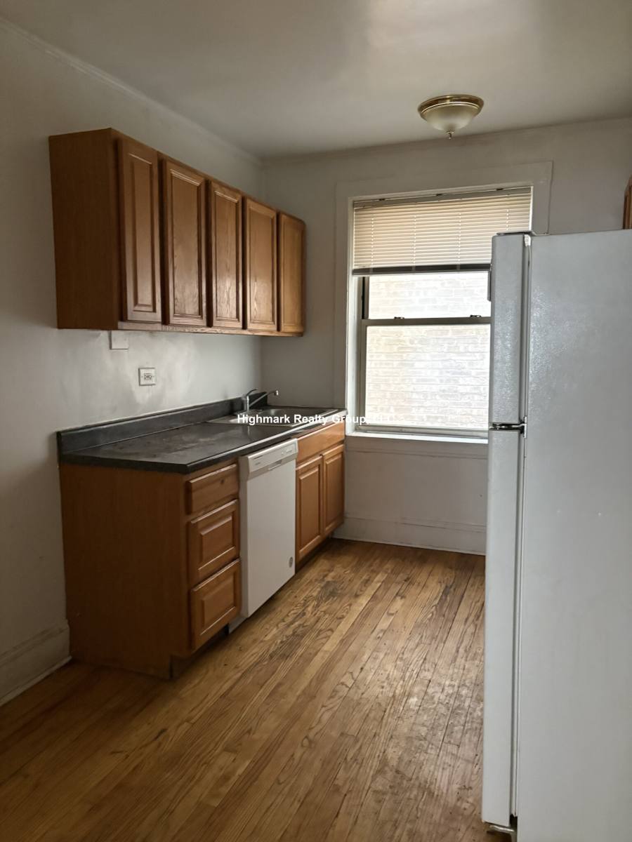 Apartment for rent at 2344 W Touhy Ave #3NC, Chicago, IL 60645