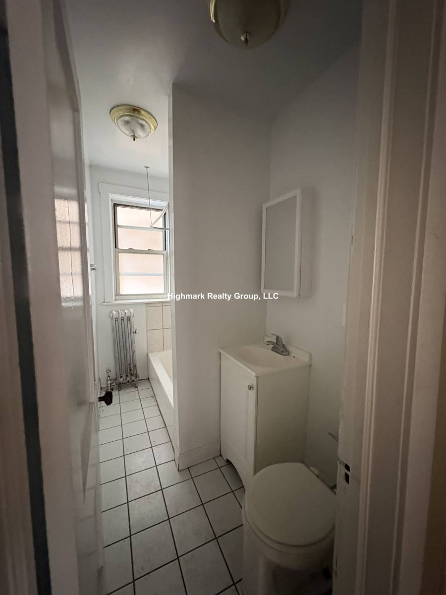 Apartment for rent at 2344 W Touhy Ave #3NC, Chicago, IL 60645