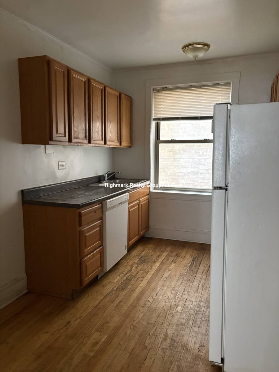 Apartment for rent at 2344 W Touhy Ave #3NC, Chicago, IL 60645
