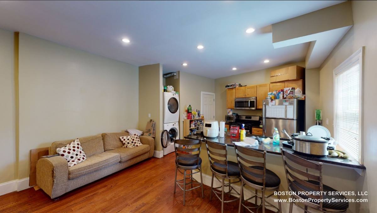 Apartment for rent at 344 Centre #3, Jamaica Plain, MA 02130