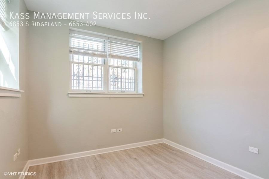 Condo for rent at 6853 S Ridgeland #402, Chicago, IL 60649