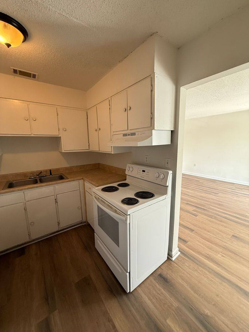 Apartment for rent at 1301 Stiles Ave, Savannah, GA 31415