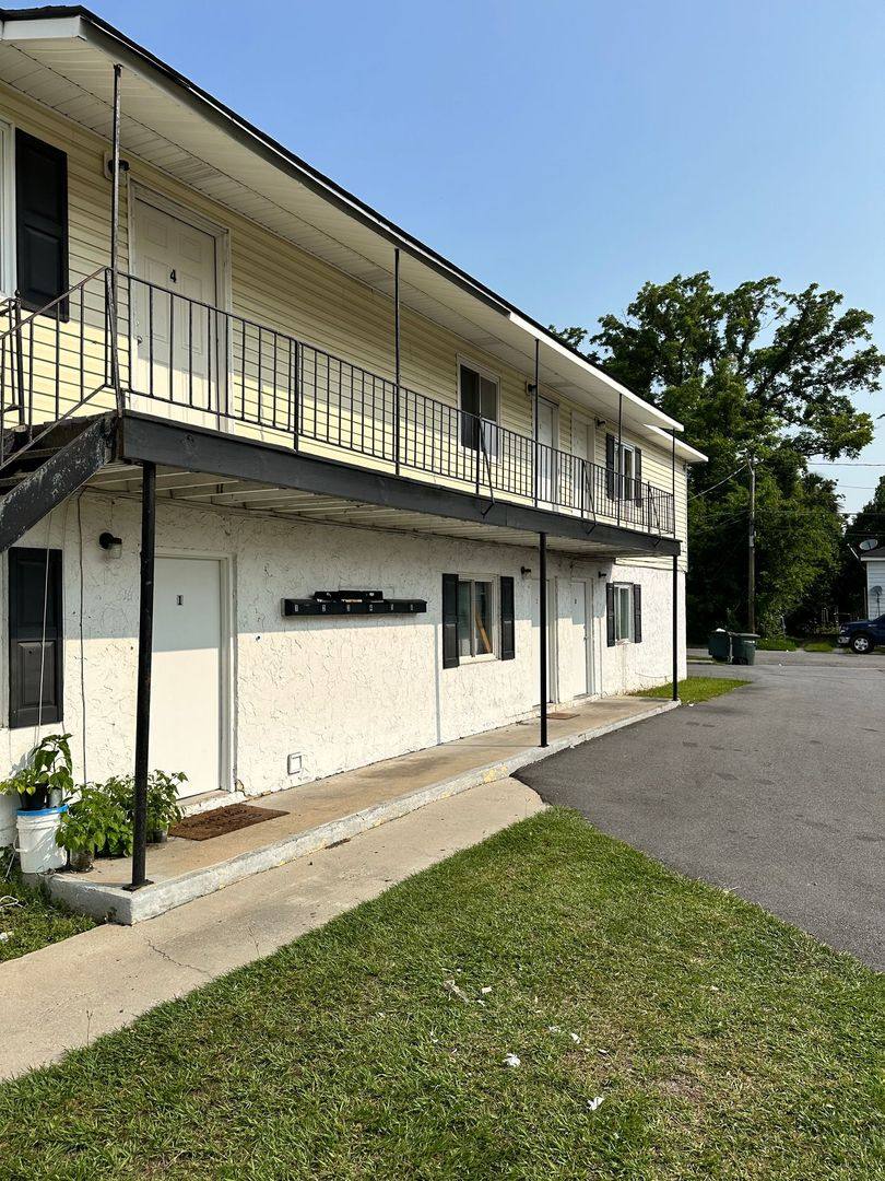 Apartment for rent at 1301 Stiles Ave, Savannah, GA 31415