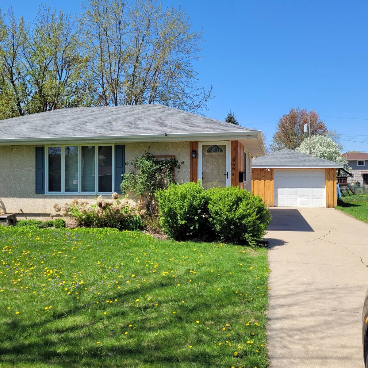 House for rent at 956 Market St S, Shakopee, MN 55379