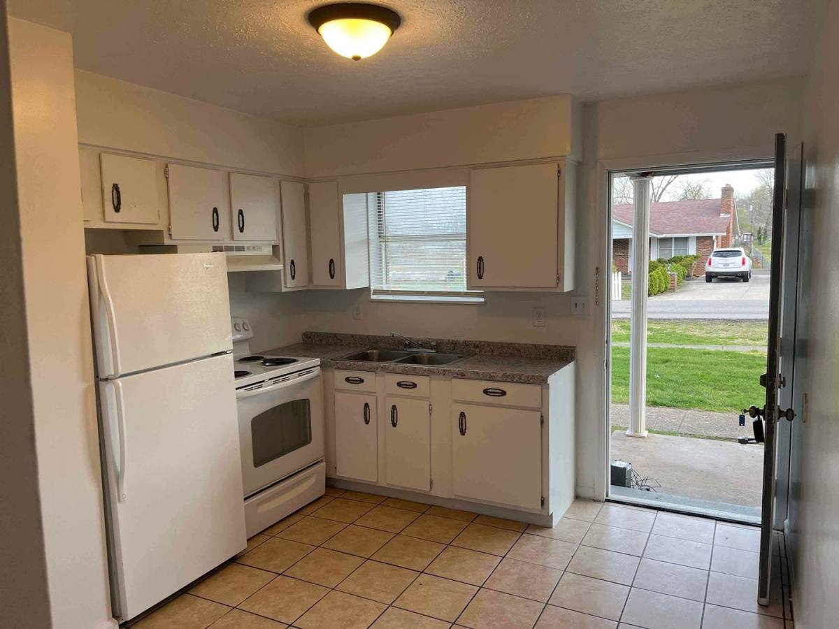 Apartment for rent at 630 Seminole Rd, Radcliff, KY 40160