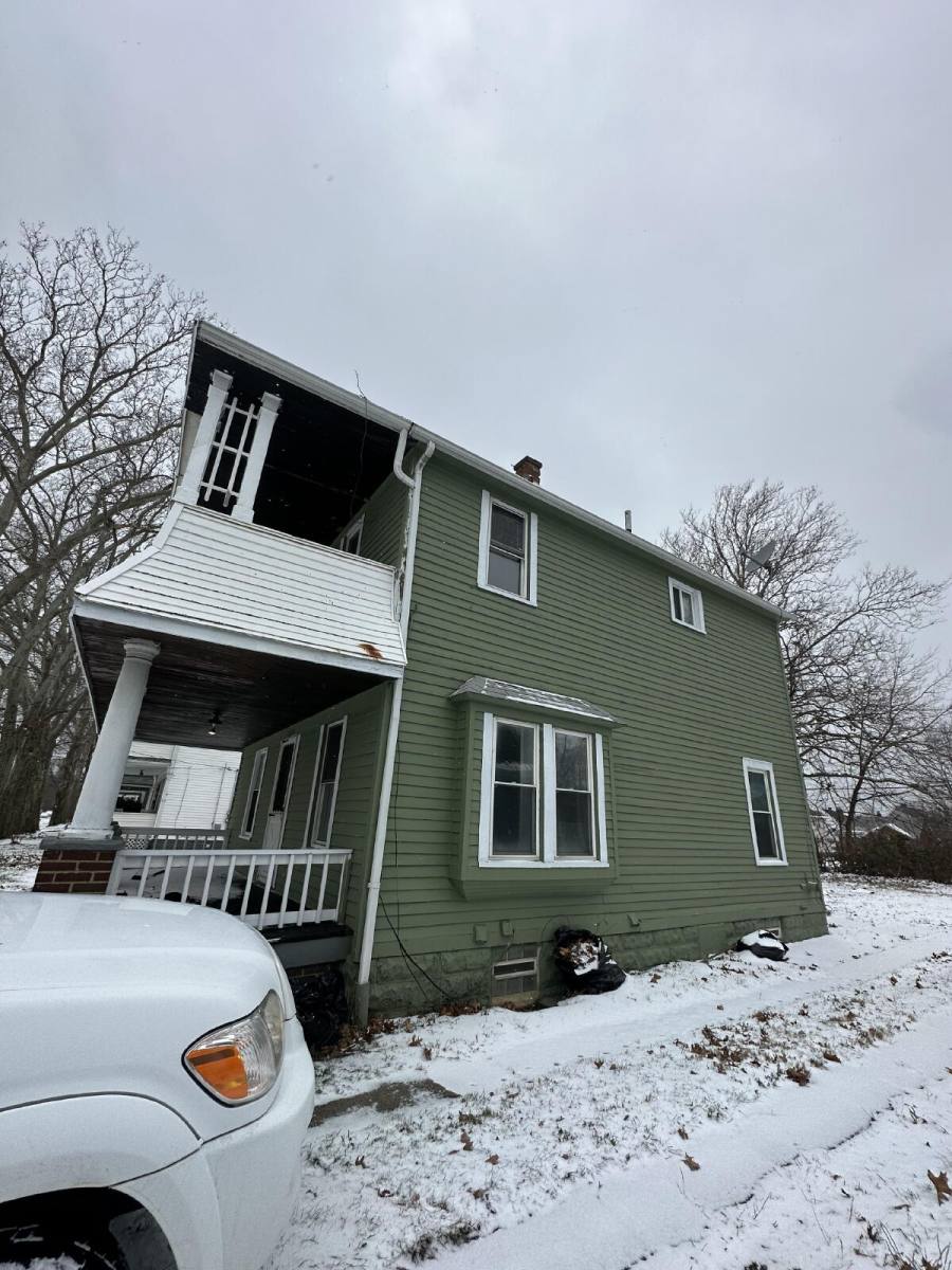 Townhouse for rent at 16301 Huntmere Ave #2, Cleveland, OH 44110