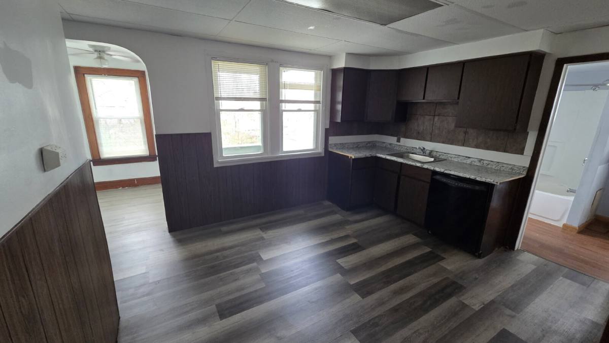 Townhouse for rent at 16301 Huntmere Ave #2, Cleveland, OH 44110