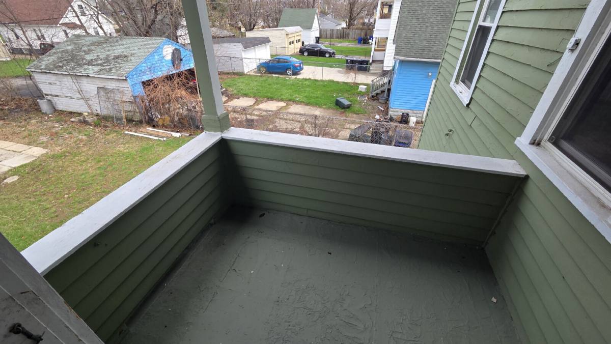 Townhouse for rent at 16301 Huntmere Ave #2, Cleveland, OH 44110