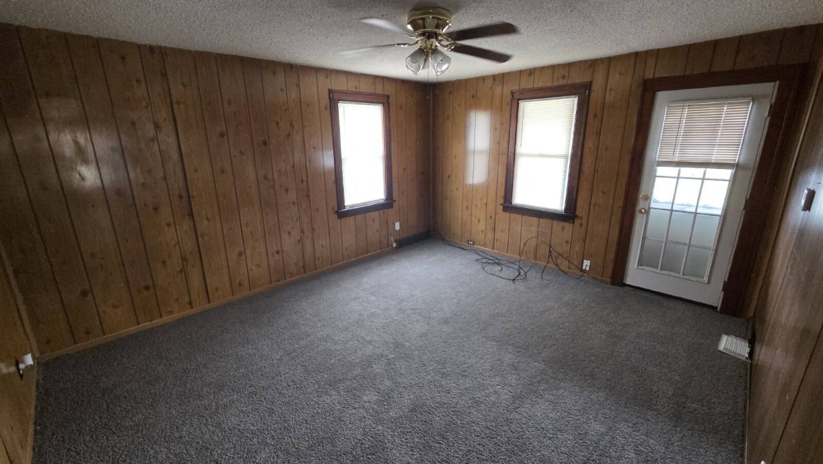 Townhouse for rent at 16301 Huntmere Ave #2, Cleveland, OH 44110