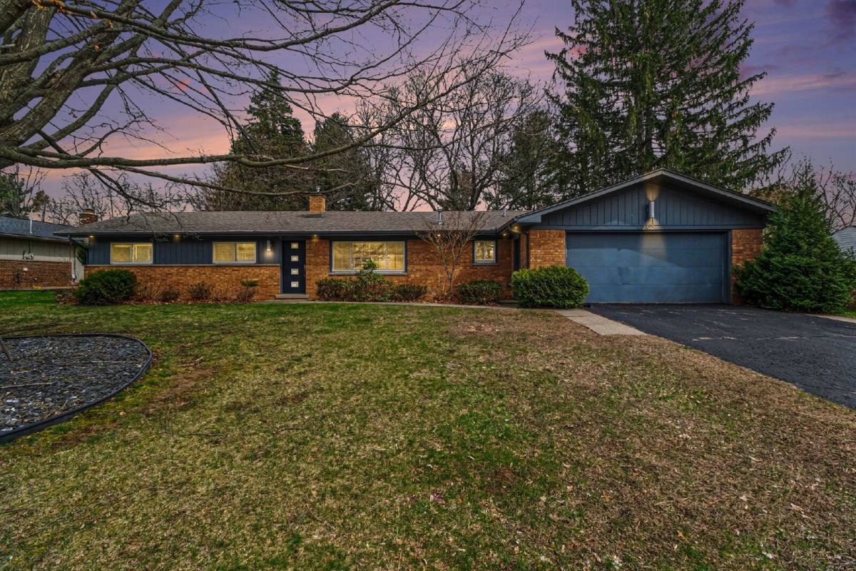 House for rent at 295 Nesbit Lane, Rochester, MI 48309