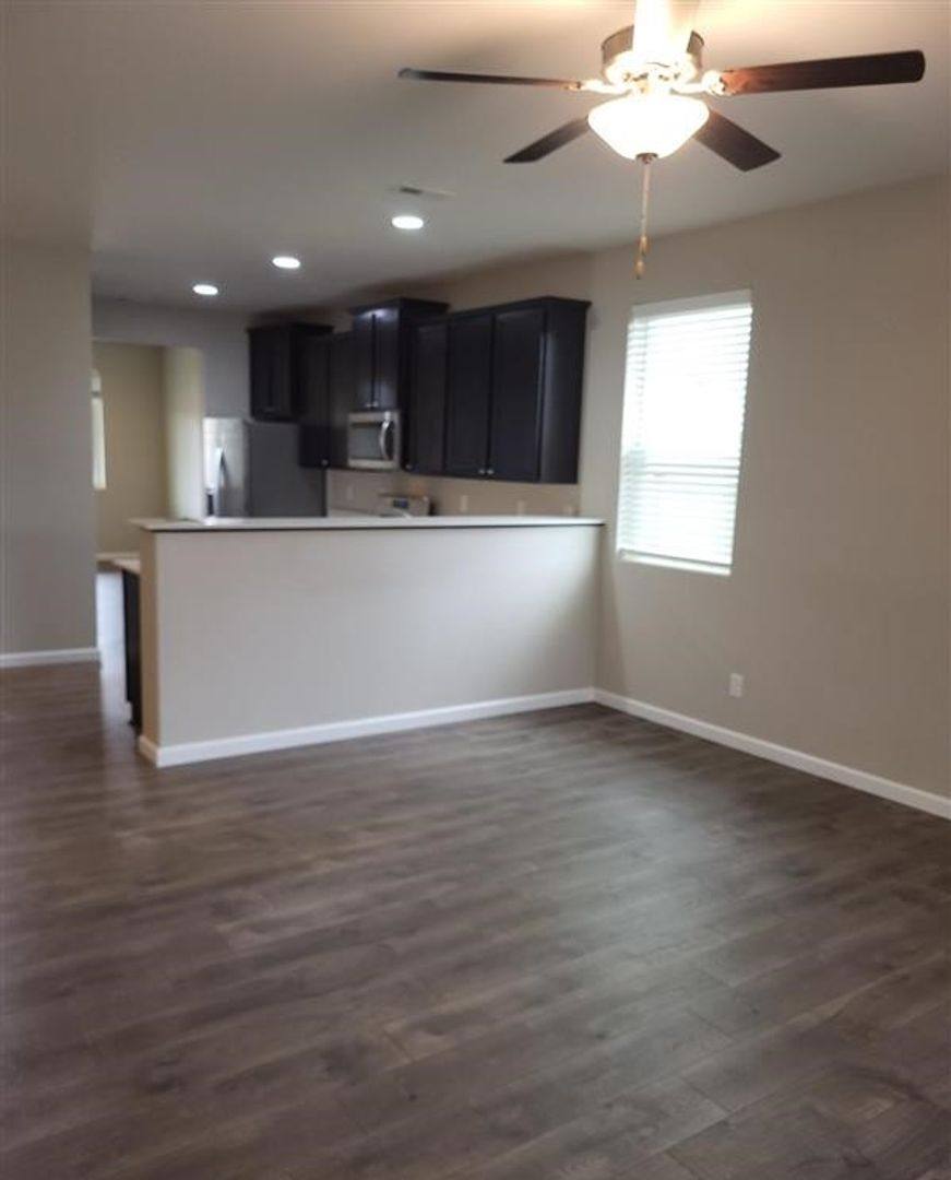 Apartment for rent at 556 Bondgard Ave E, Enumclaw, WA 98022