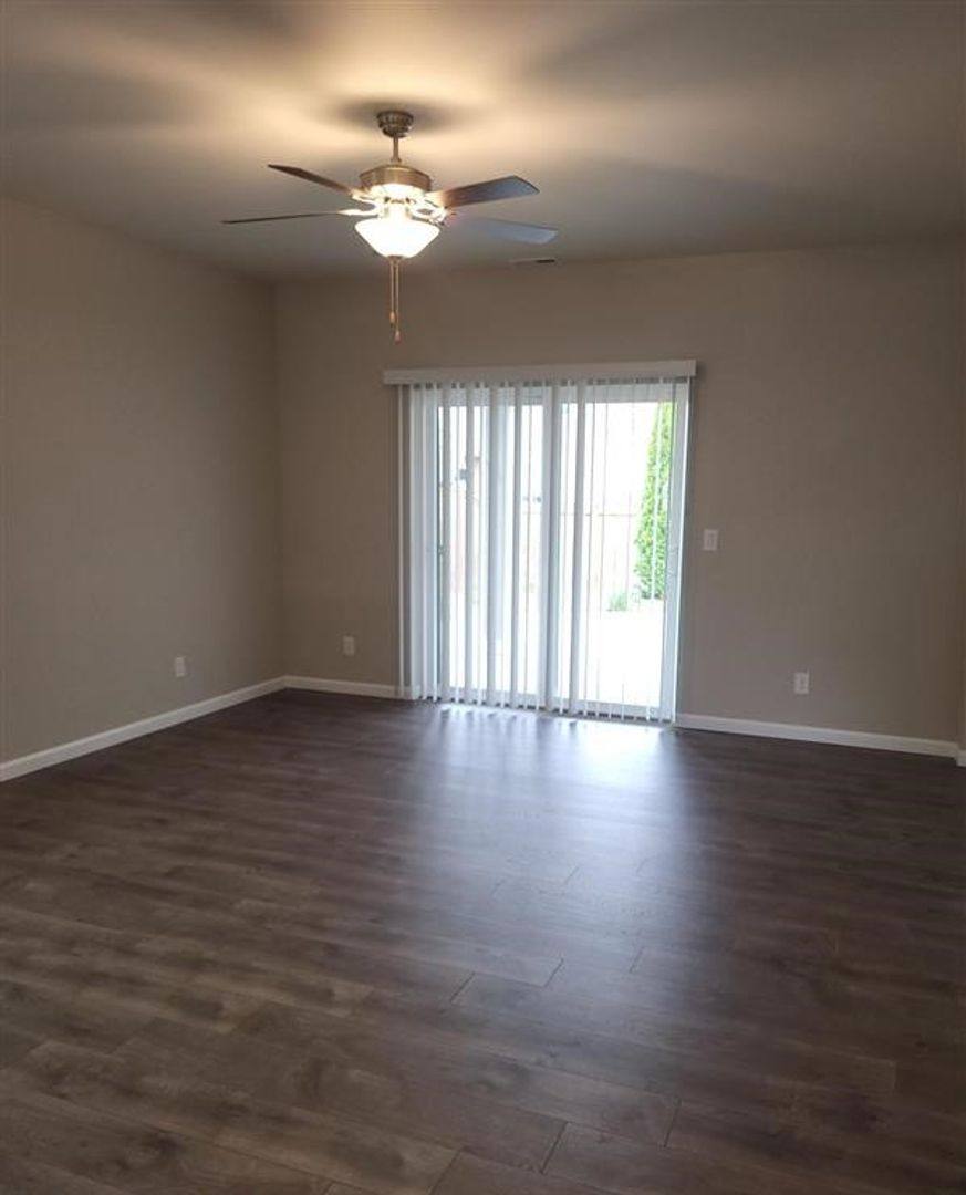 Apartment for rent at 556 Bondgard Ave E, Enumclaw, WA 98022