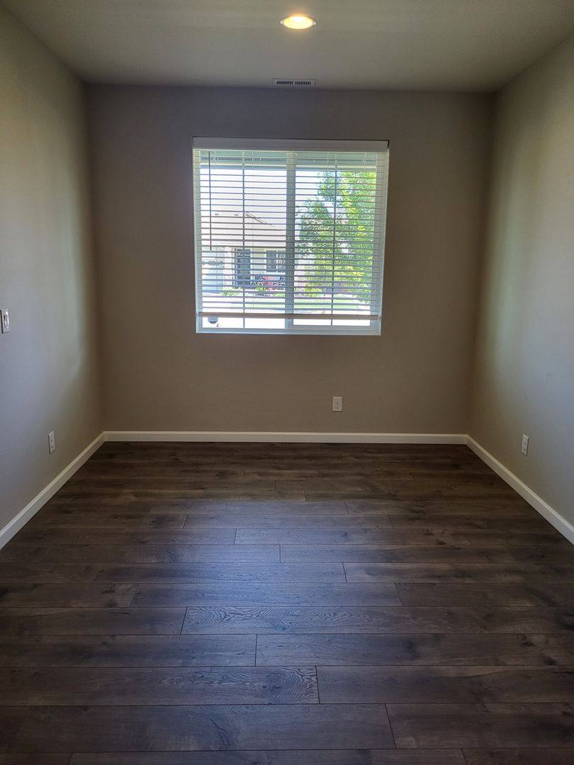 Apartment for rent at 556 Bondgard Ave E, Enumclaw, WA 98022