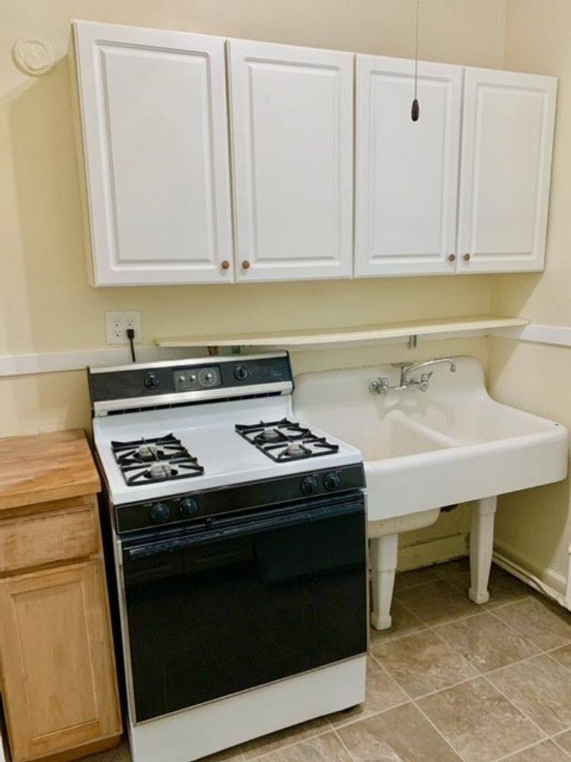 Apartment for rent at 400-416 Penn Ave S, Minneapolis, MN 55405