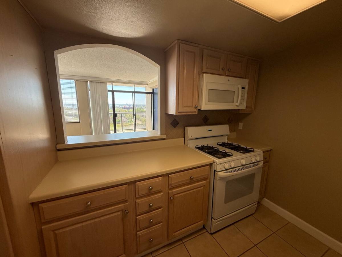 Condo for rent at 410 W 7th St #1422, Tulsa, OK 74119