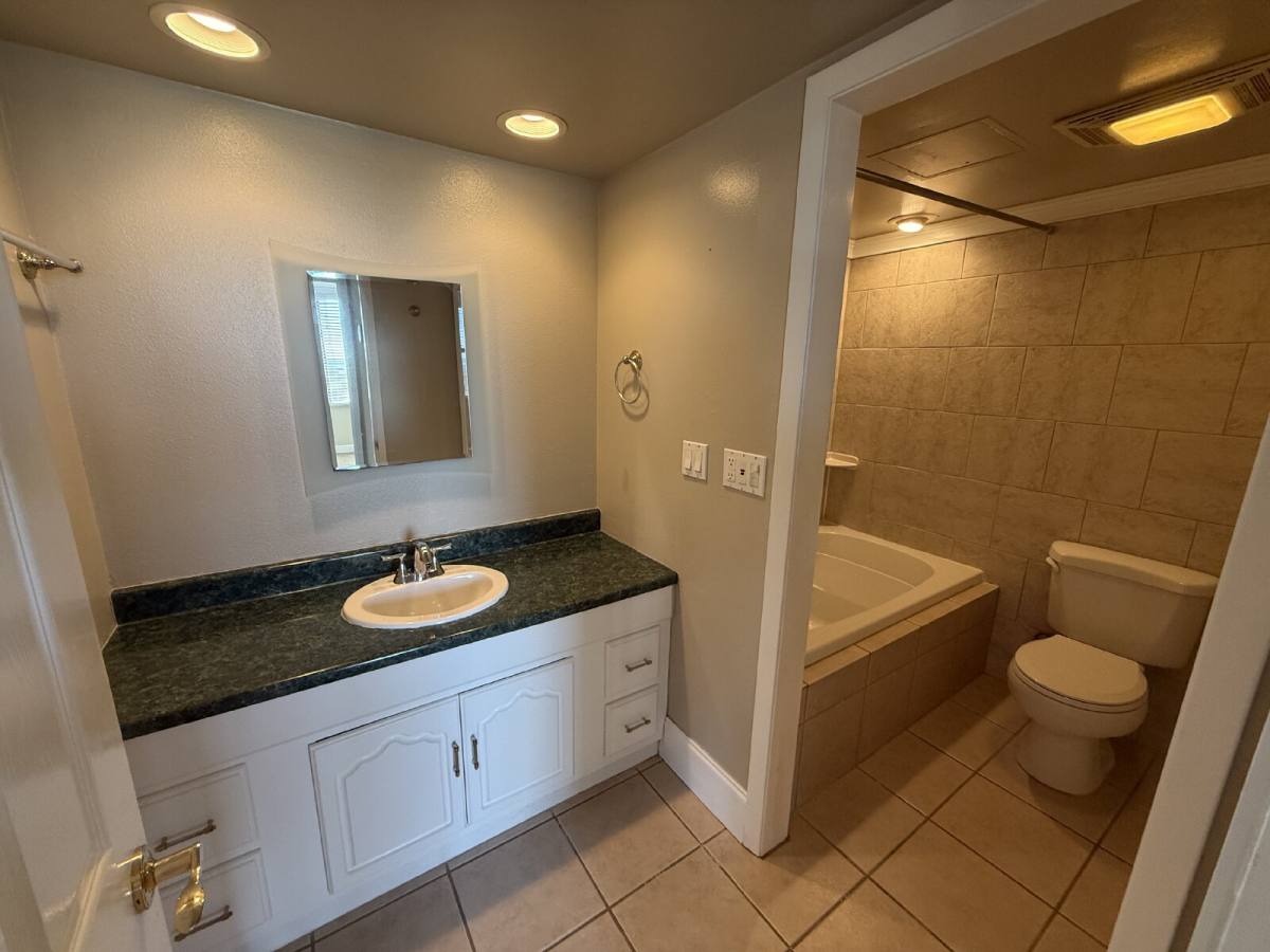 Condo for rent at 410 W 7th St #1422, Tulsa, OK 74119